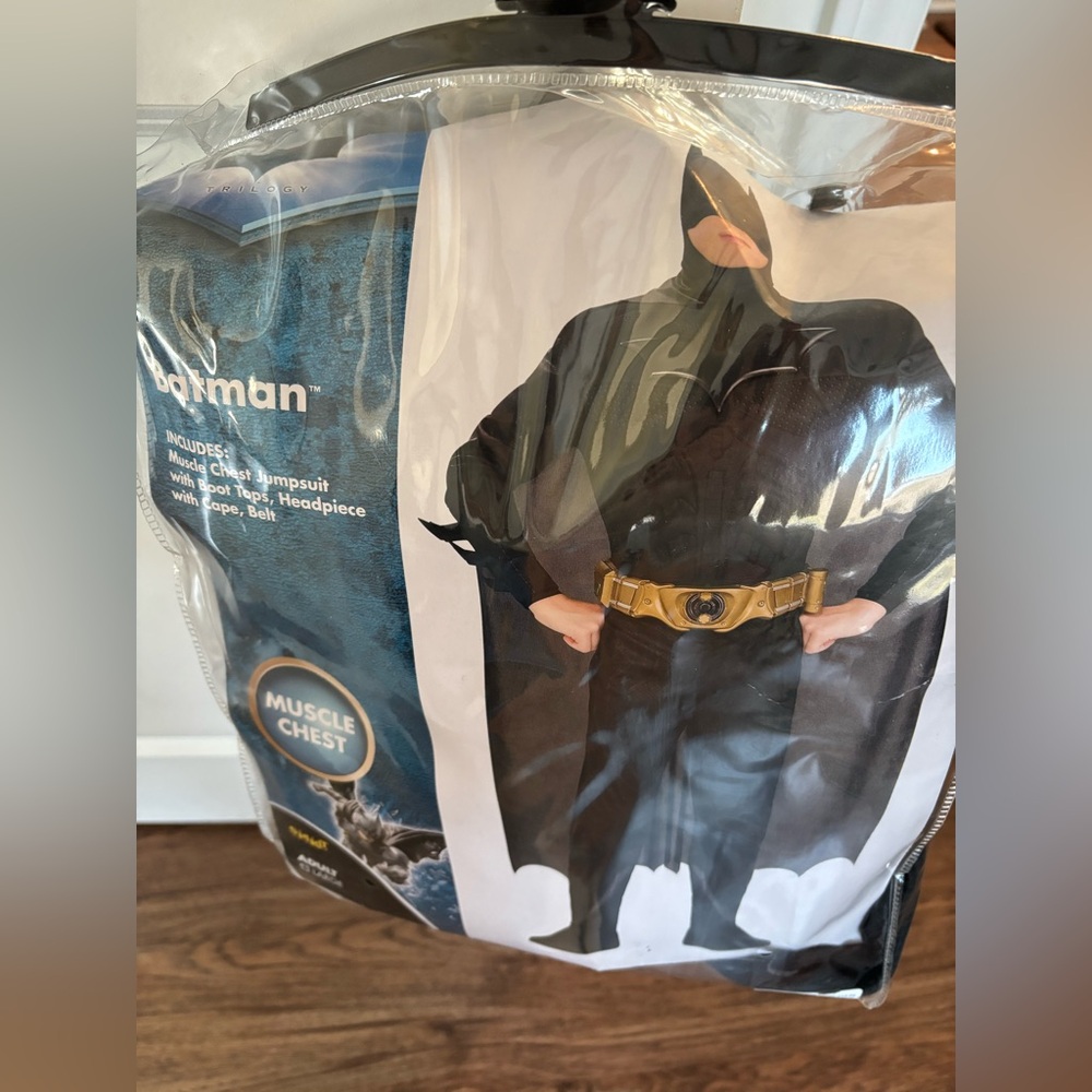 Spirit halloween adult men’s Superhero batman Costume